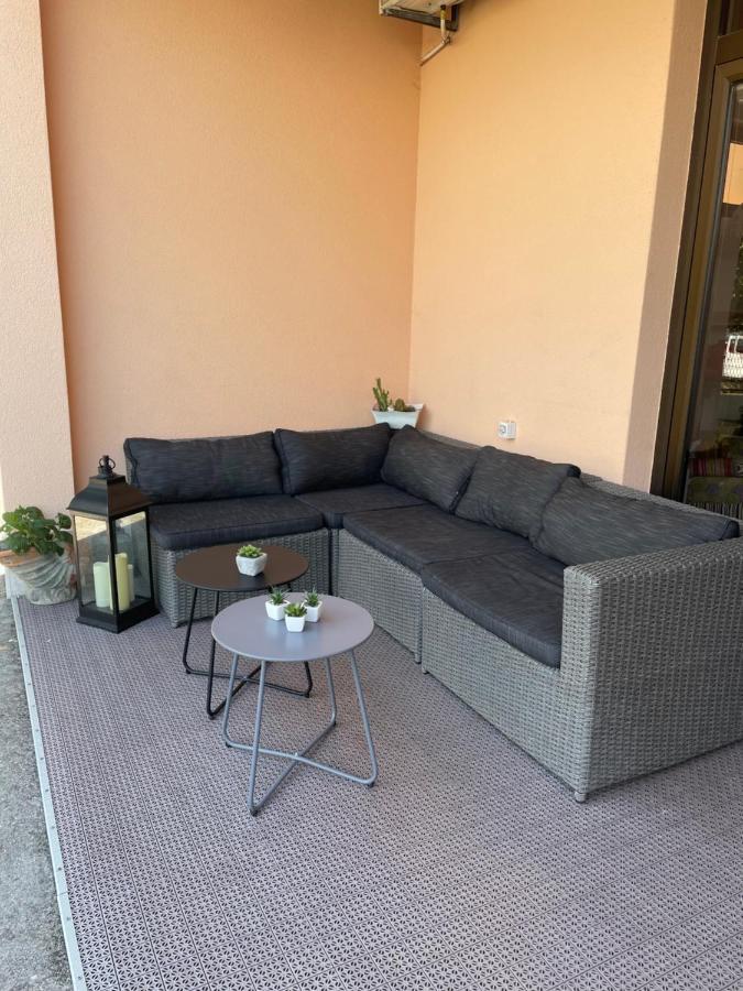 Apartments Kapetanovi Dvori Трогир Екстериор снимка