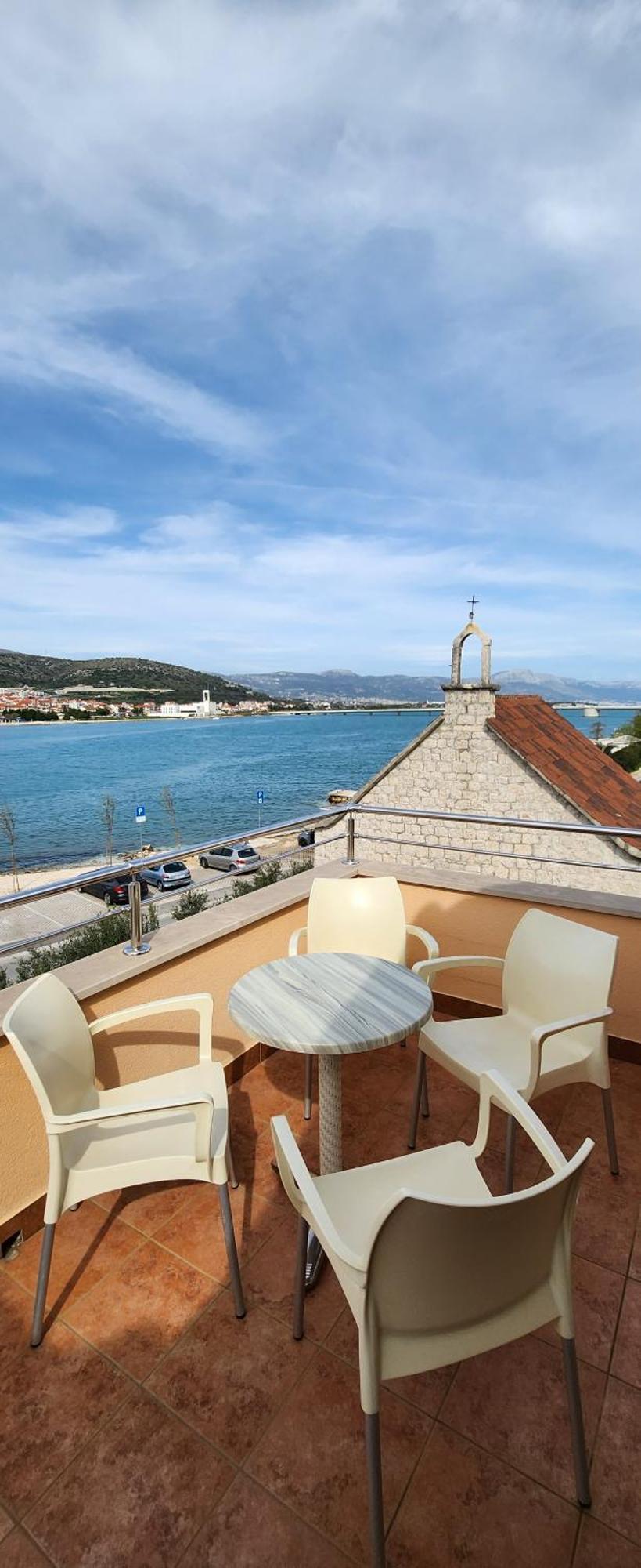 Apartments Kapetanovi Dvori Трогир Екстериор снимка