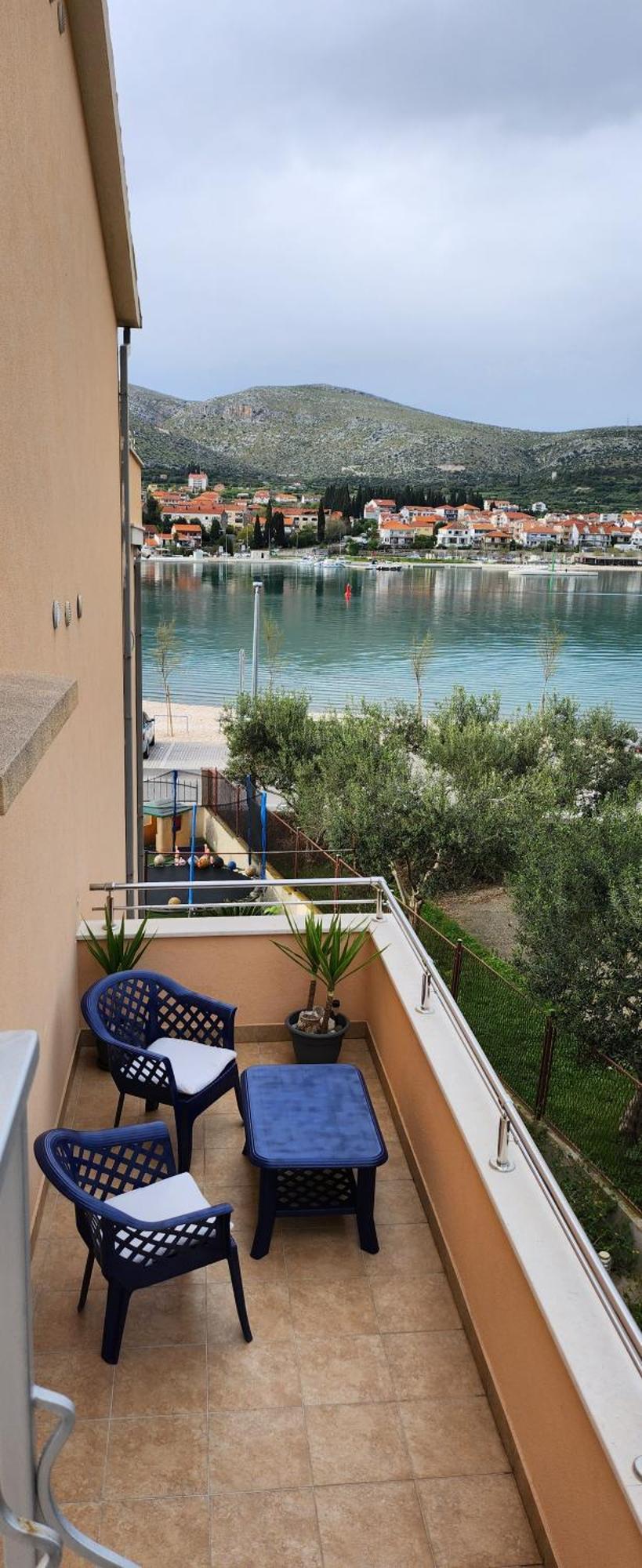 Apartments Kapetanovi Dvori Трогир Екстериор снимка