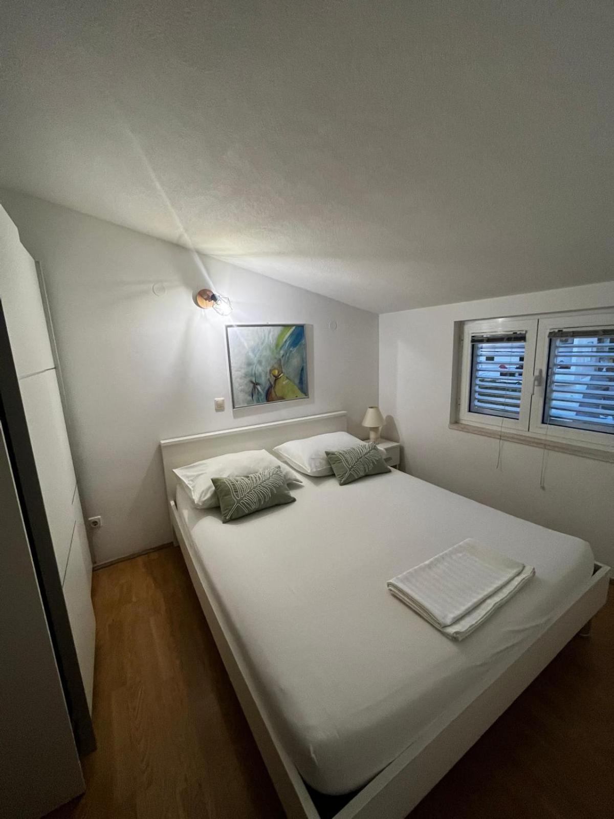 Apartments Kapetanovi Dvori Трогир Екстериор снимка