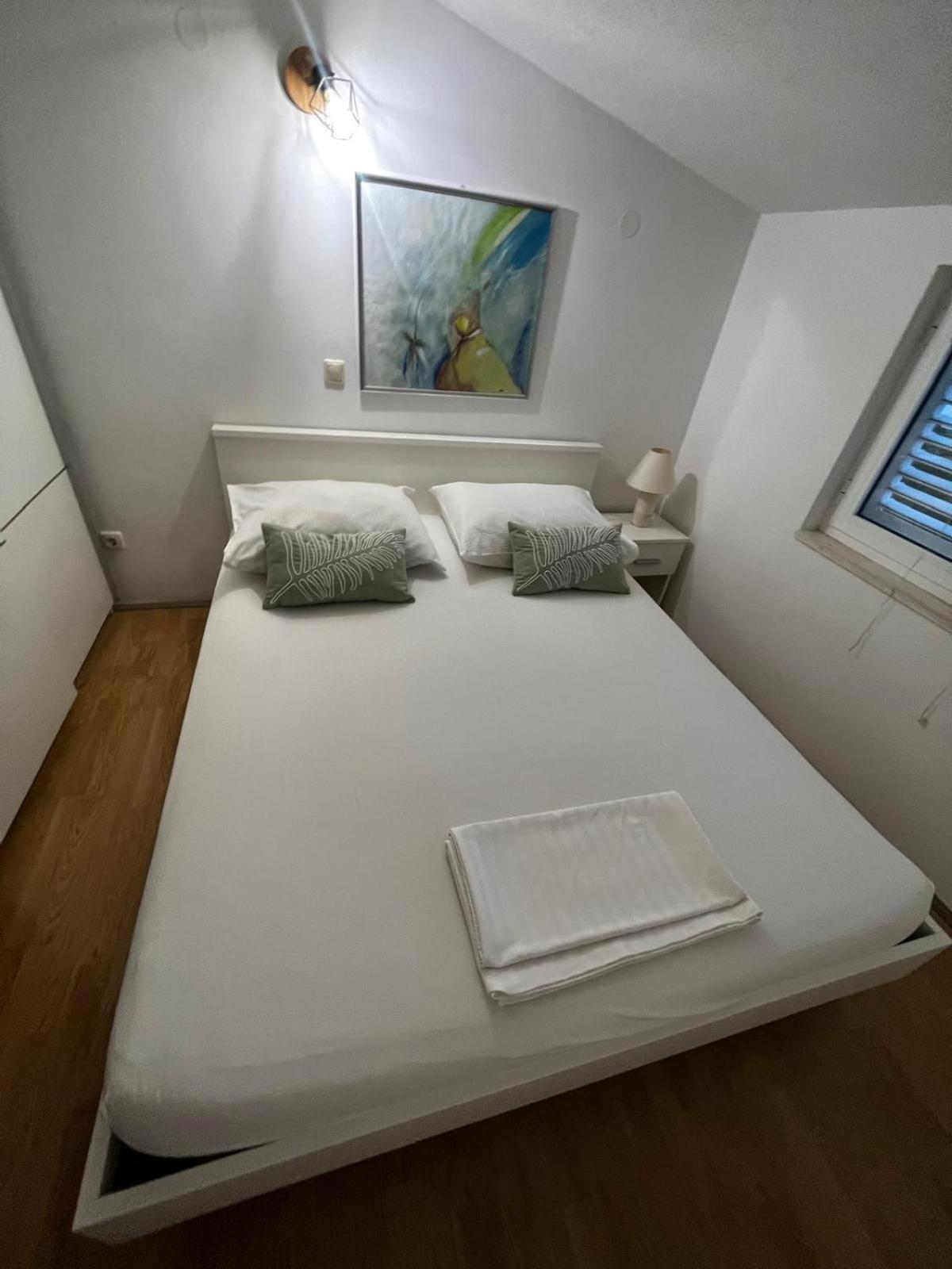 Apartments Kapetanovi Dvori Трогир Екстериор снимка