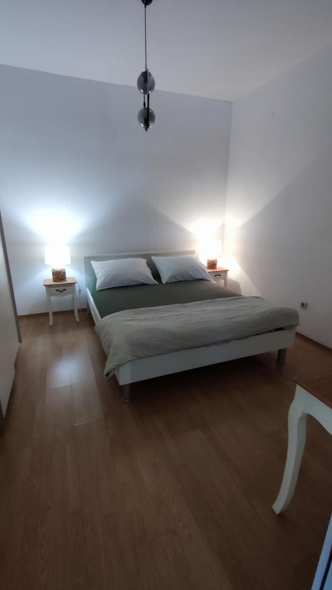 Apartments Kapetanovi Dvori Трогир Екстериор снимка