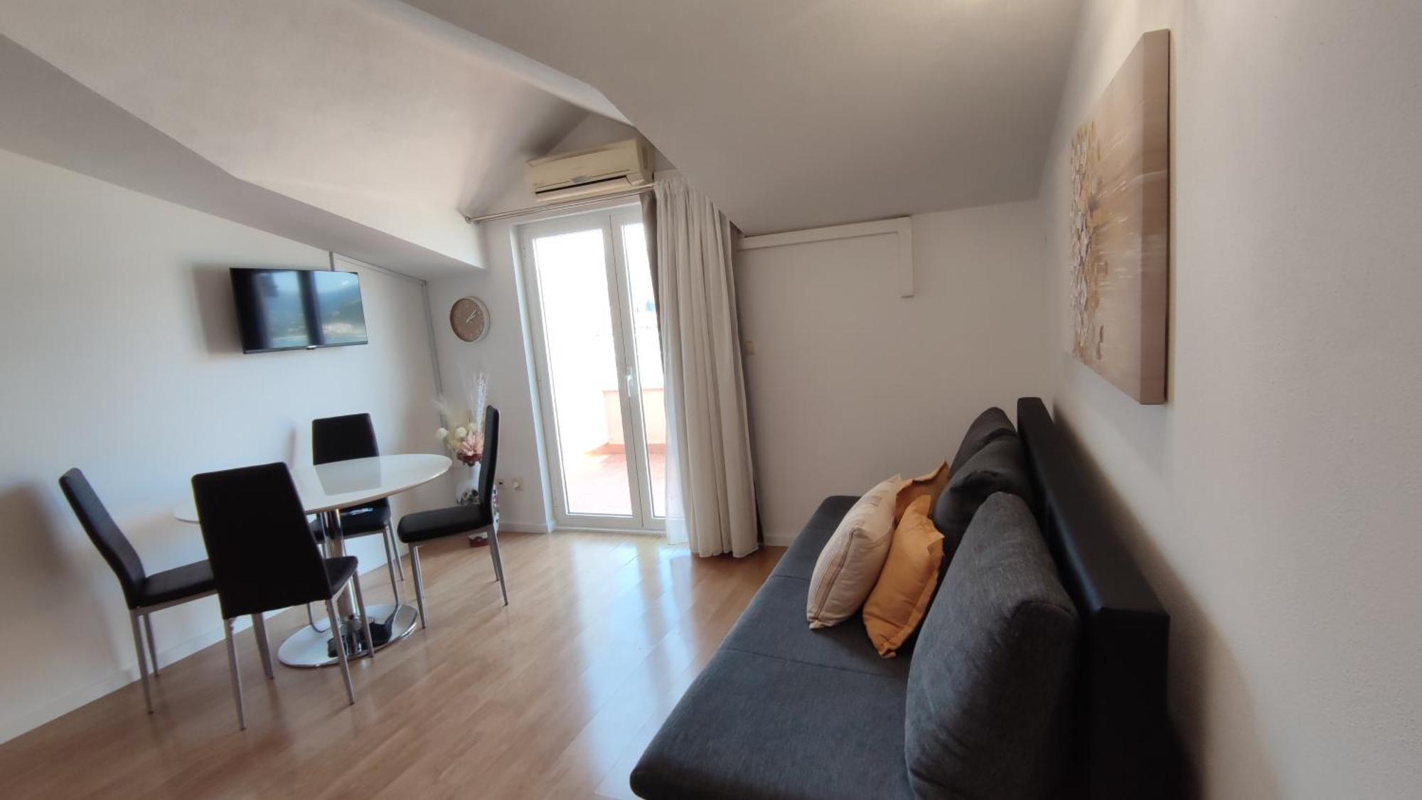 Apartments Kapetanovi Dvori Трогир Екстериор снимка